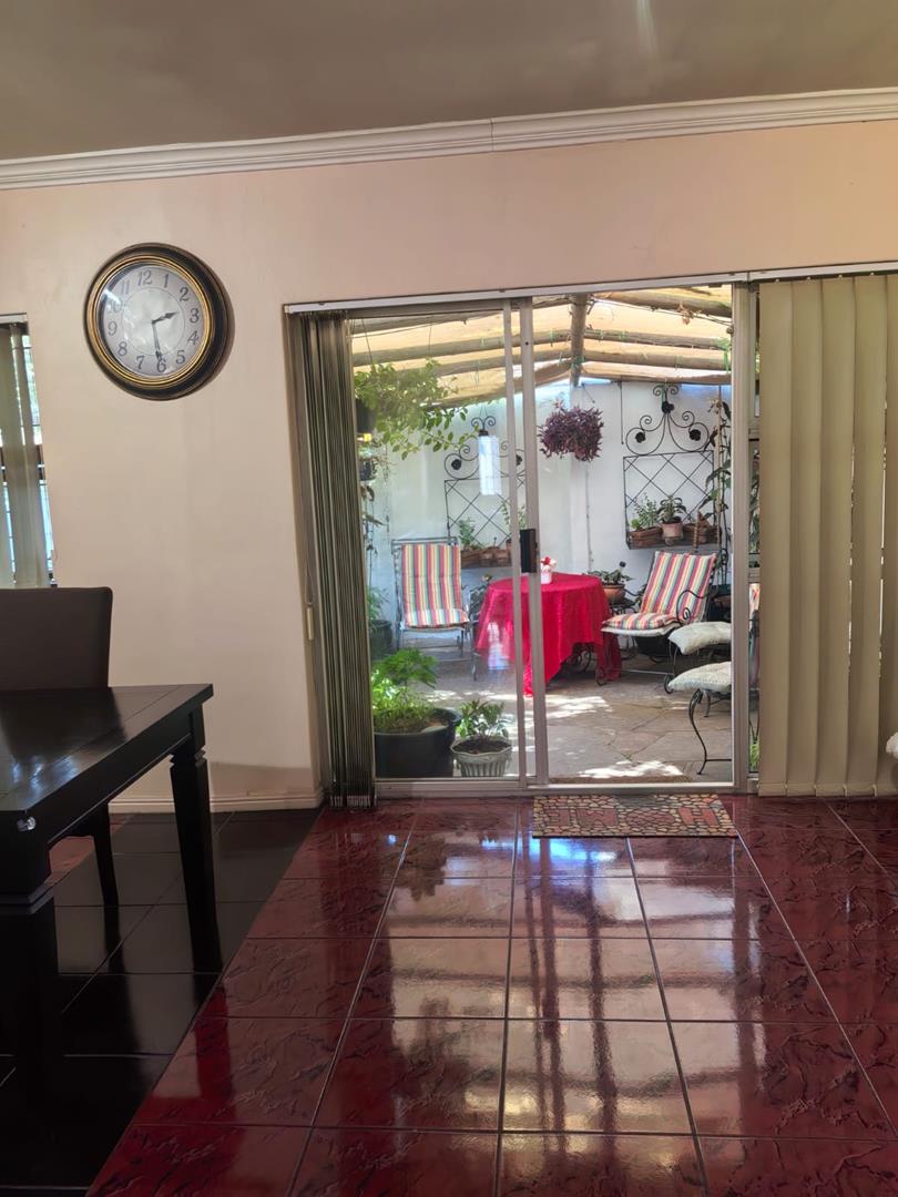 5 Bedroom Property for Sale in Peerless Park North Western Cape